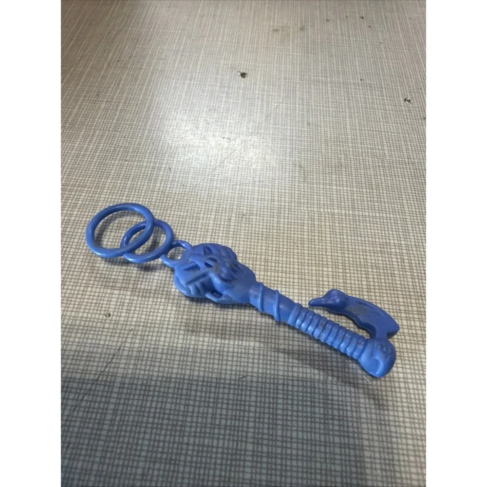 Vintage 1996 Playmates Primal Rage Vertigo Blue Key Axe Accessory